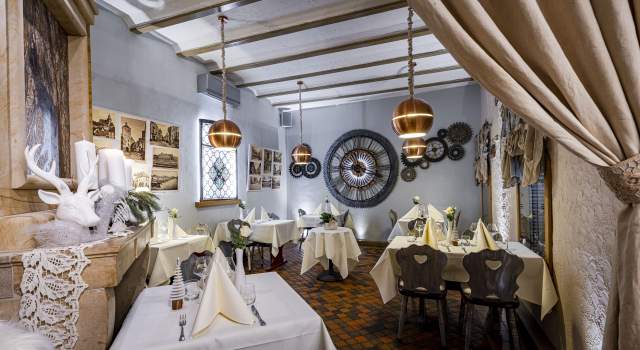 Restaurant serving Local and Traditional Dishes from Alsace in Lauterbourg - Restaurant Room - Au Vieux Moulin